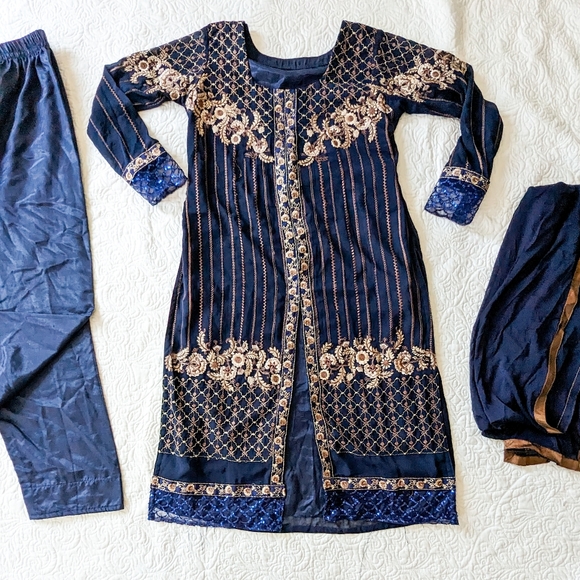 Indian Pakistani Women's 3-Piece Kameez Trouser Outfit - Midnight Blue - Picture 3 of 8